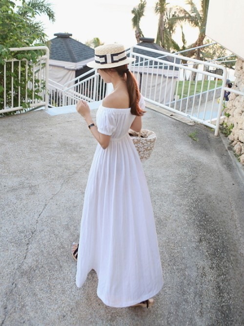 オトナが気を付けるべきデコルテでの見せ方は オフショルコーデ集